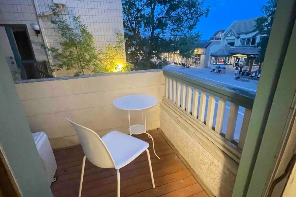 شقة Unit #201 Cozy Mountain View 1Br In Dt كانمور المظهر الخارجي الصورة