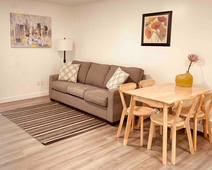 شقة Unit #201 Cozy Mountain View 1Br In Dt كانمور المظهر الخارجي الصورة