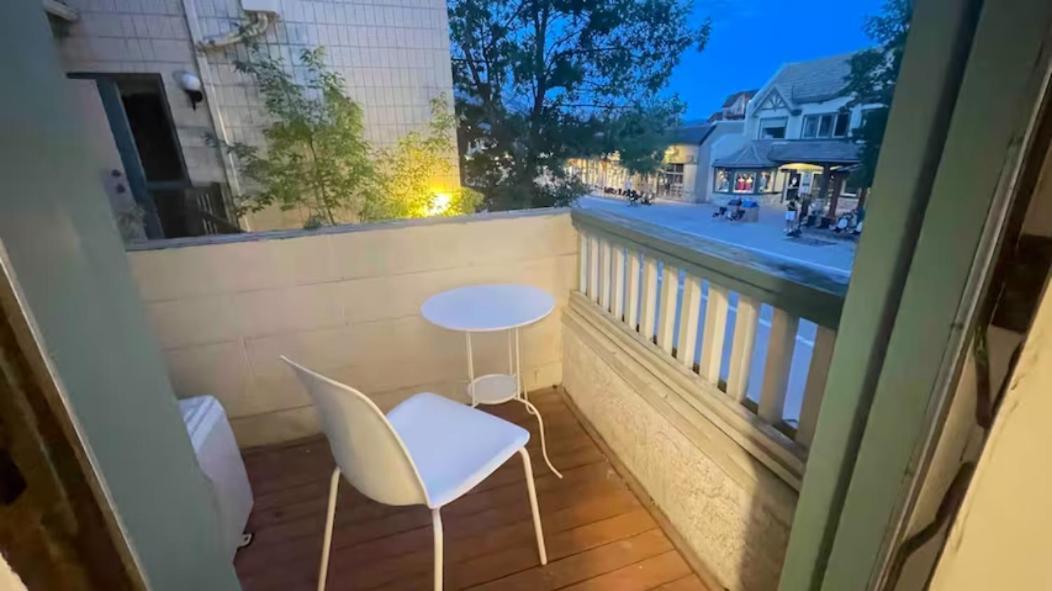 شقة Unit #201 Cozy Mountain View 1Br In Dt كانمور المظهر الخارجي الصورة